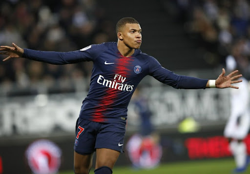 Kylian Mbappé là ngôi sao bóng đá Pháp được săn đón hàng đầu